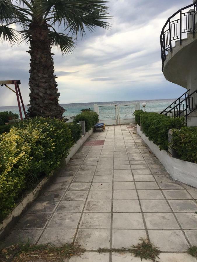 Seafront Maisonette in Fourka Extérieur photo