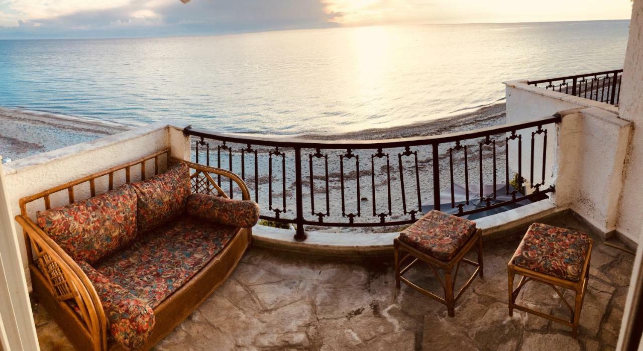 Seafront Maisonette in Fourka Extérieur photo