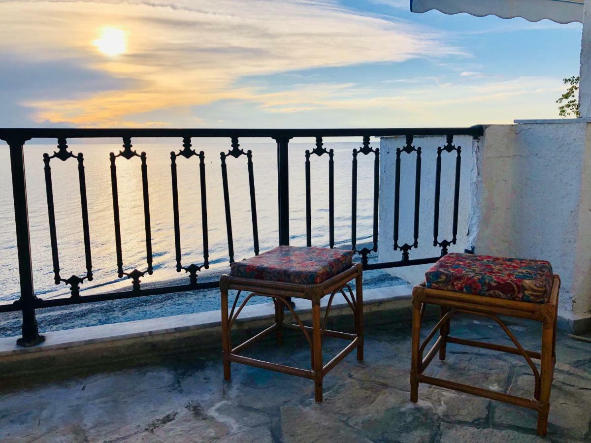Seafront Maisonette in Fourka Extérieur photo